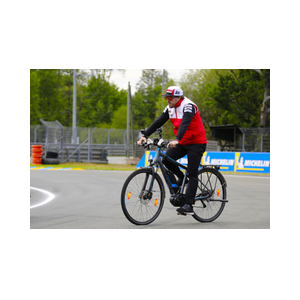 Fernando Alonso FIA WEC Le Mans 24 uur op de fiets Mulsanne Straight Hunaudières