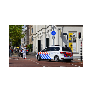 Utrechtse politieagenten nemen het niet zo heel nauw met de verkeersregels op de Catharijnekade