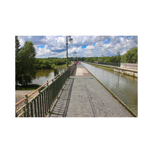 Auquaduct, water over water