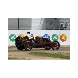 24 uur van Le Mans, hele oude auto, maar dan ook echt heel oud