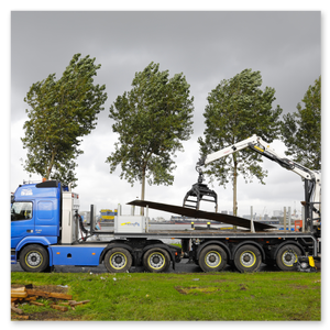 Volvo FMX met wind tegen van Arie Jan Guijt