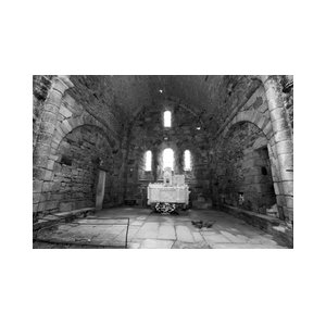 Kerk in Oradour sur Glane met kinderwagen